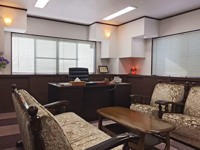 辻・本郷税理士法人 大月事務所(山梨県昭和町)